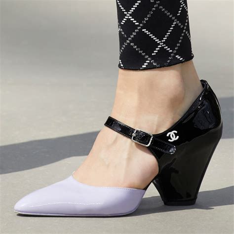 chanel pumps two tone|chanel kitten heel pumps.